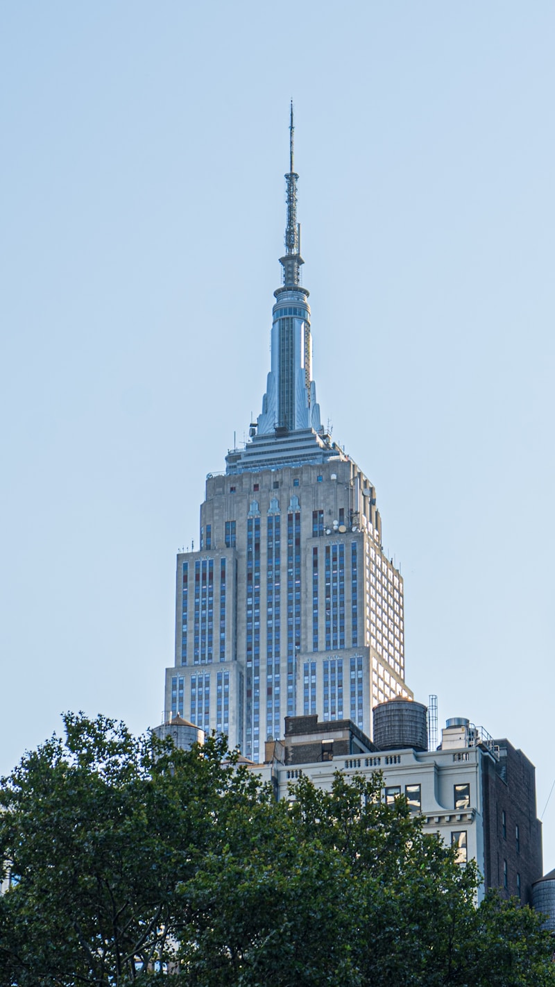 Angela Nikolau ve Ivan Beerkus - Empire State Building spire